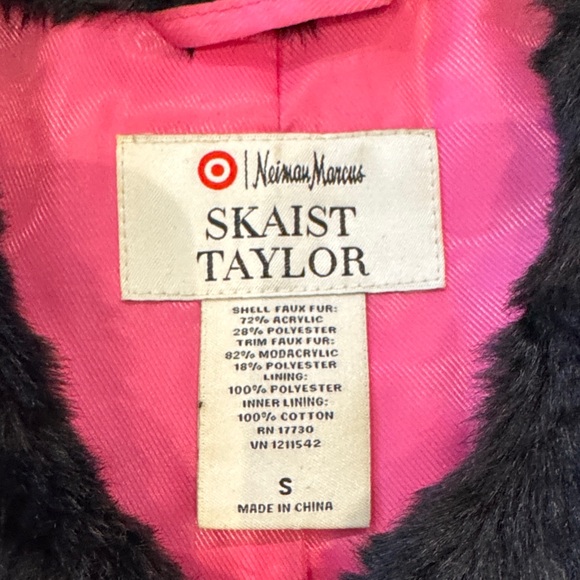 Neiman Marcus target Skaist Taylor Women’s Black Faux Fur Vest with Pink Lining - Picture 2 of 8